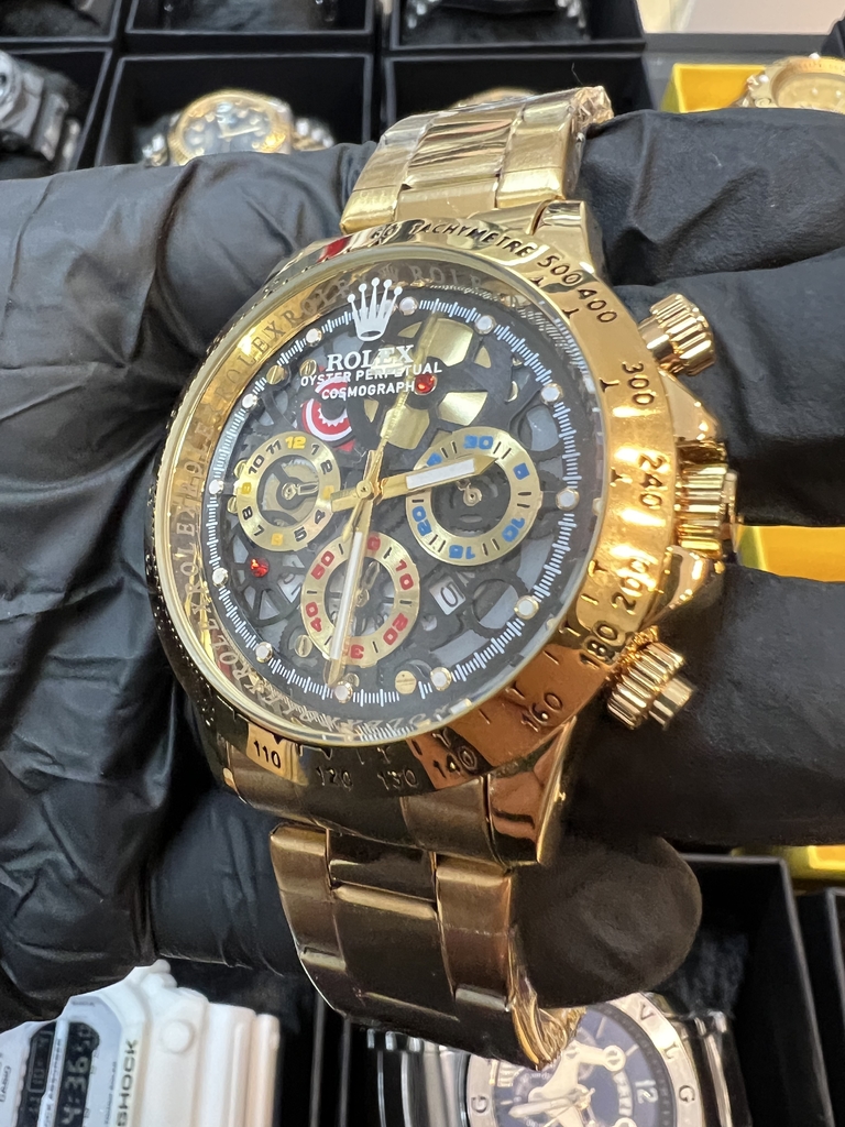 Relógio Rolex Cosmograph Daytona Ouro / Fundo Preto