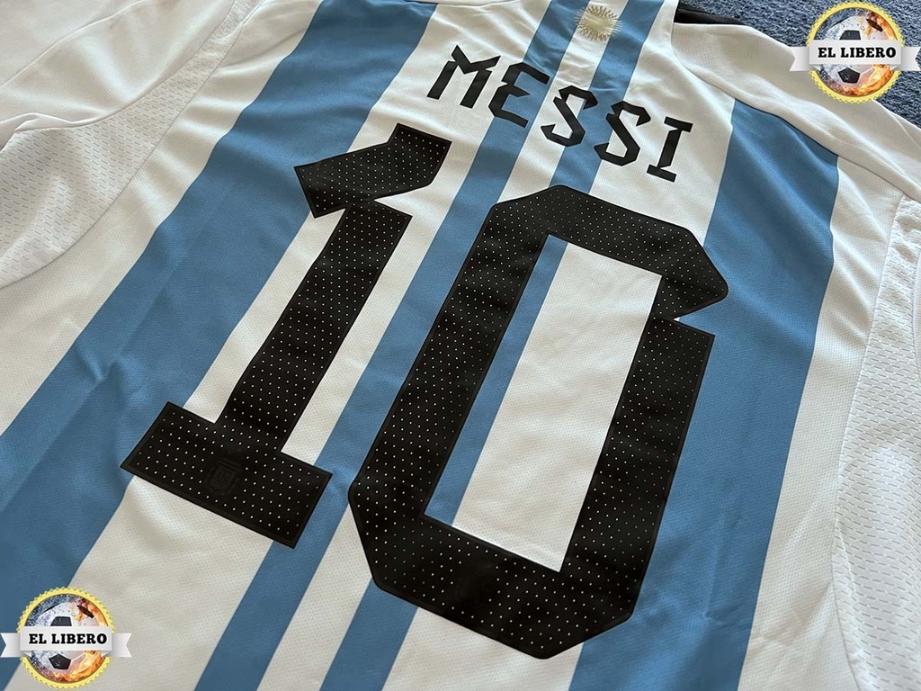 Camiseta Argentina 3 estrellas + MESSI #10 + Parche campeon del mundo -  ZayGo Indumentaria