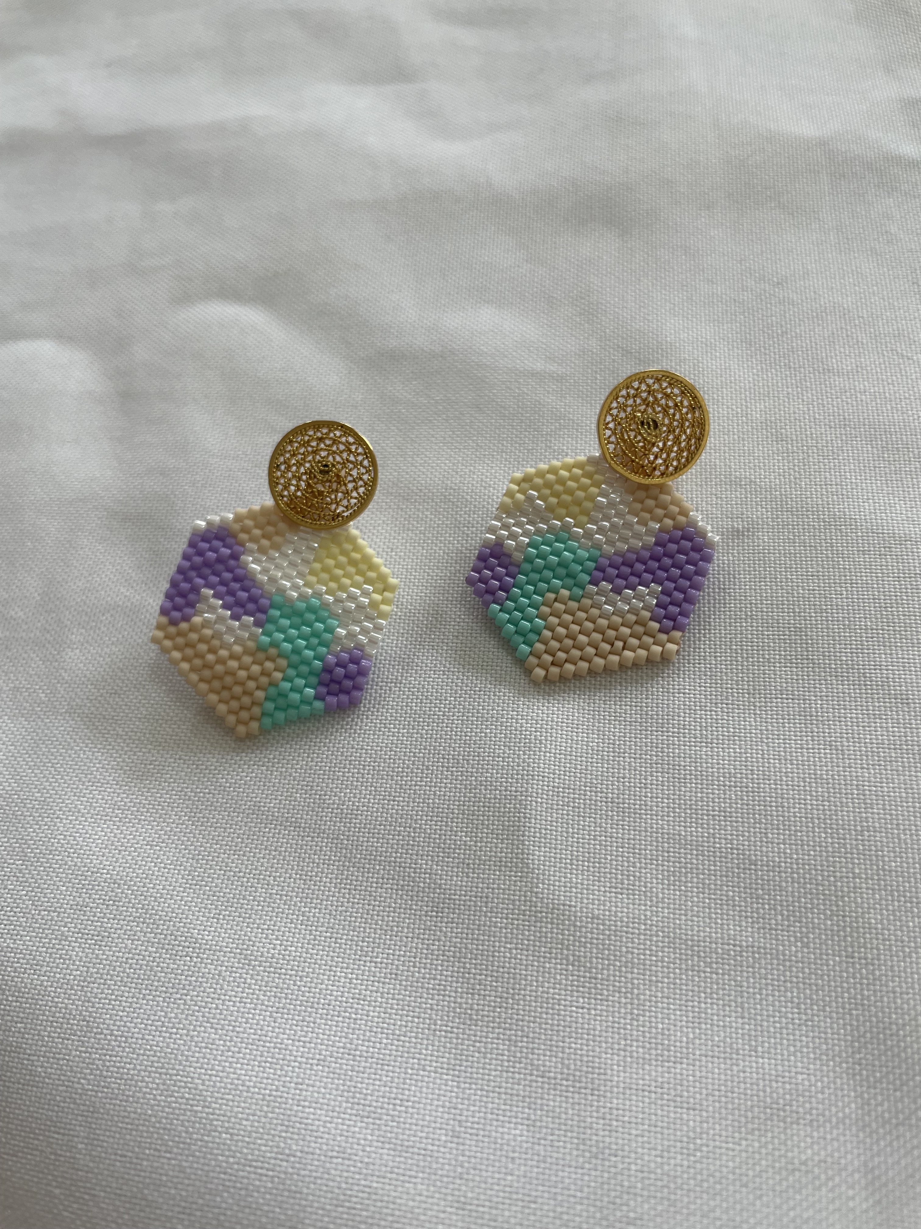 Aretes pastel. Filigrana y miyuki - comprar online