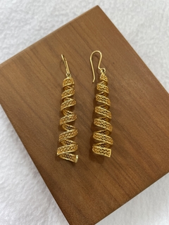 Aretes espiral dorados en internet