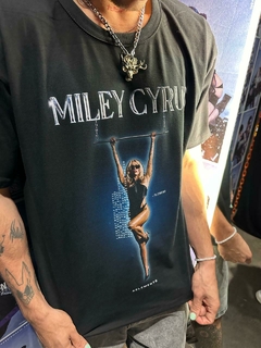 REMERA MILEY CYRUS