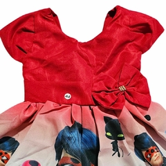 Vestido de Luxo Infantil da Menina Joaninha Heroína na internet