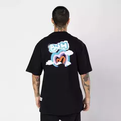 Camiseta Oversized Buh Arco Iris - comprar online