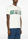 CAMISETA LACOSTE REGULAR FIT EM ALGODÃO COM ESTAMPA DE MONOGRAMA