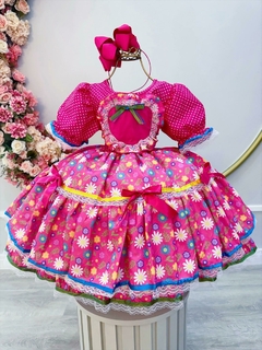 Fantasia Junina Arraiá Rosa Chiclete Com Desenhos Coloridos