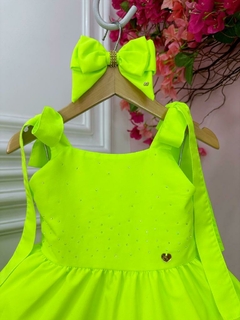 Vestido Infantil Verde Lima Neon Strass no Busto Festa - comprar online
