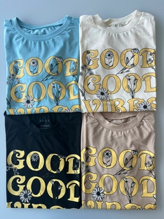 T-shirt good vibes na internet