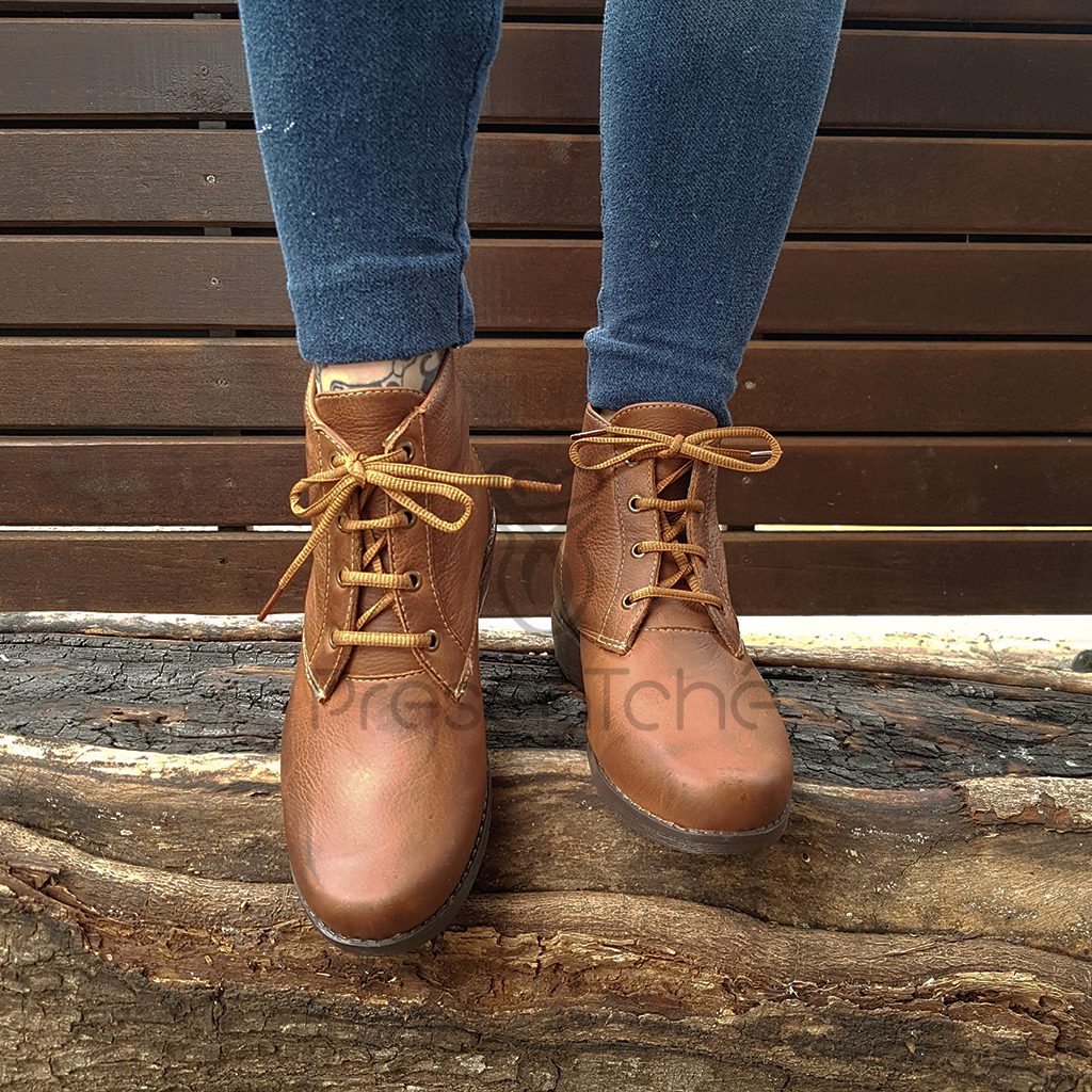 Bota cadarço hotsell marrom feminina