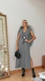 Vestido com fenda lateral Stella - Cinza - comprar online