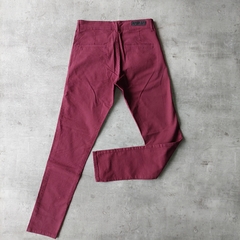 PANTALON CORTE CHINO BORDO. - comprar online