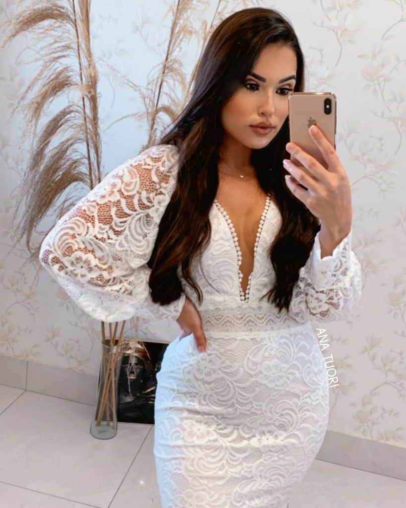 Audrey Vestido Midi em Renda Manga Longa e Decote V Babado na