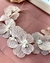 {Alcântara} Acessório de Cabelo Tiara Flexível Flores Rosé - comprar online
