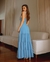 {Karine} Vestido Longo Alça Fina Saia em Camadas Detalhe no Busto (cor Azul Serenity) na internet
