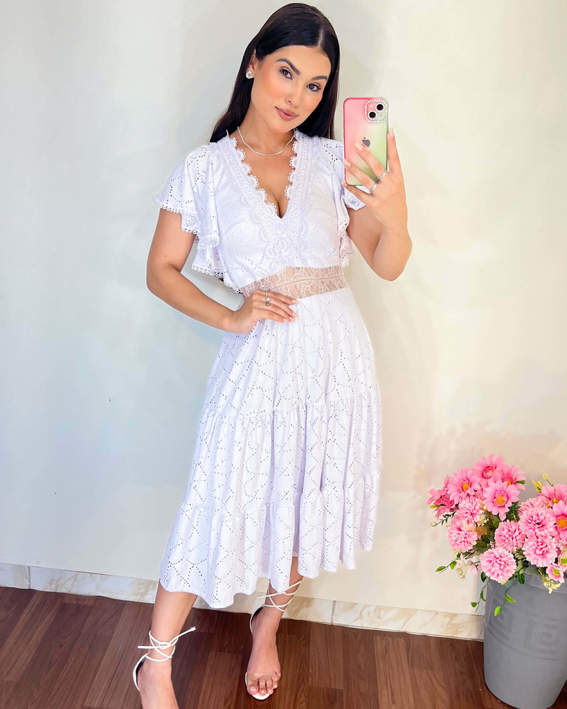 Elis} Vestido Midi Três Marias Manga Soltinha Decote em Guipure Malha Laise  (Branco Off)