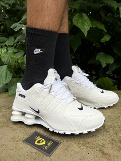 Nike Shox NZ • Branco/Preto - comprar online