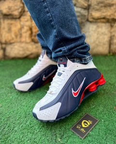 Nike shox r4 branco e azul sales