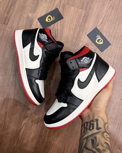 Air Jordan • Preto/Branco/Vermelho