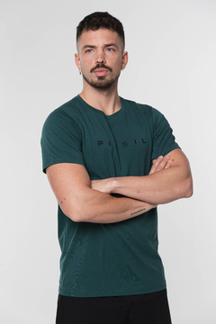 REMERA PICSIL HOMBRE IMPORTADA PREMIUM CORE 2.0 VERDE - comprar online