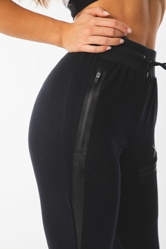 JOGGER PICSIL CORE NEGRO - MUJER