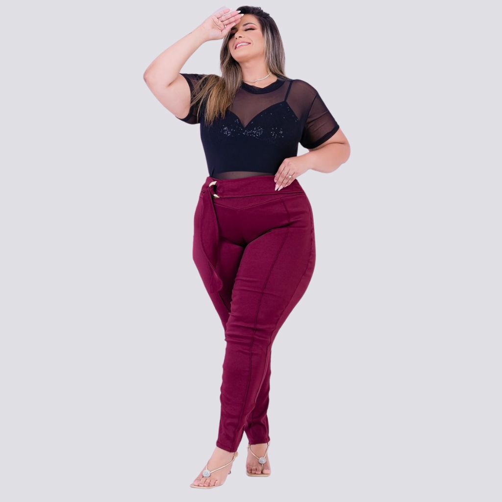 Conjunto Feminino Plus Size Cropped em Paetê Tule e Calça