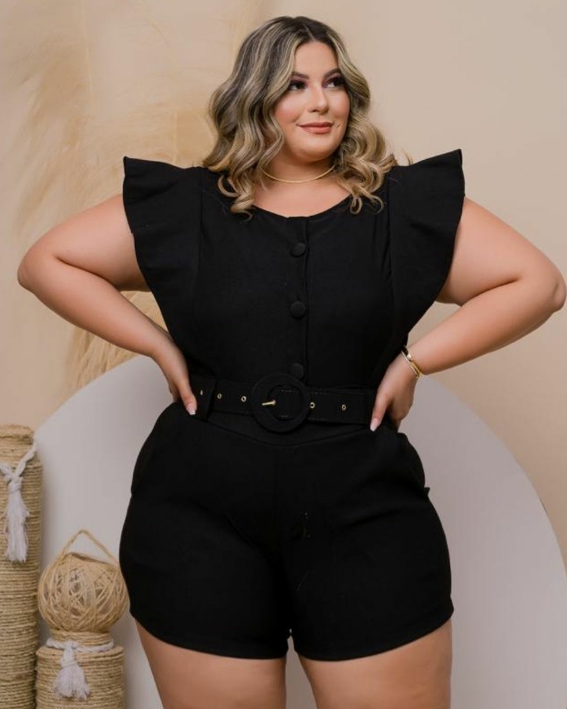 Macacão feminino plus size curto outlet