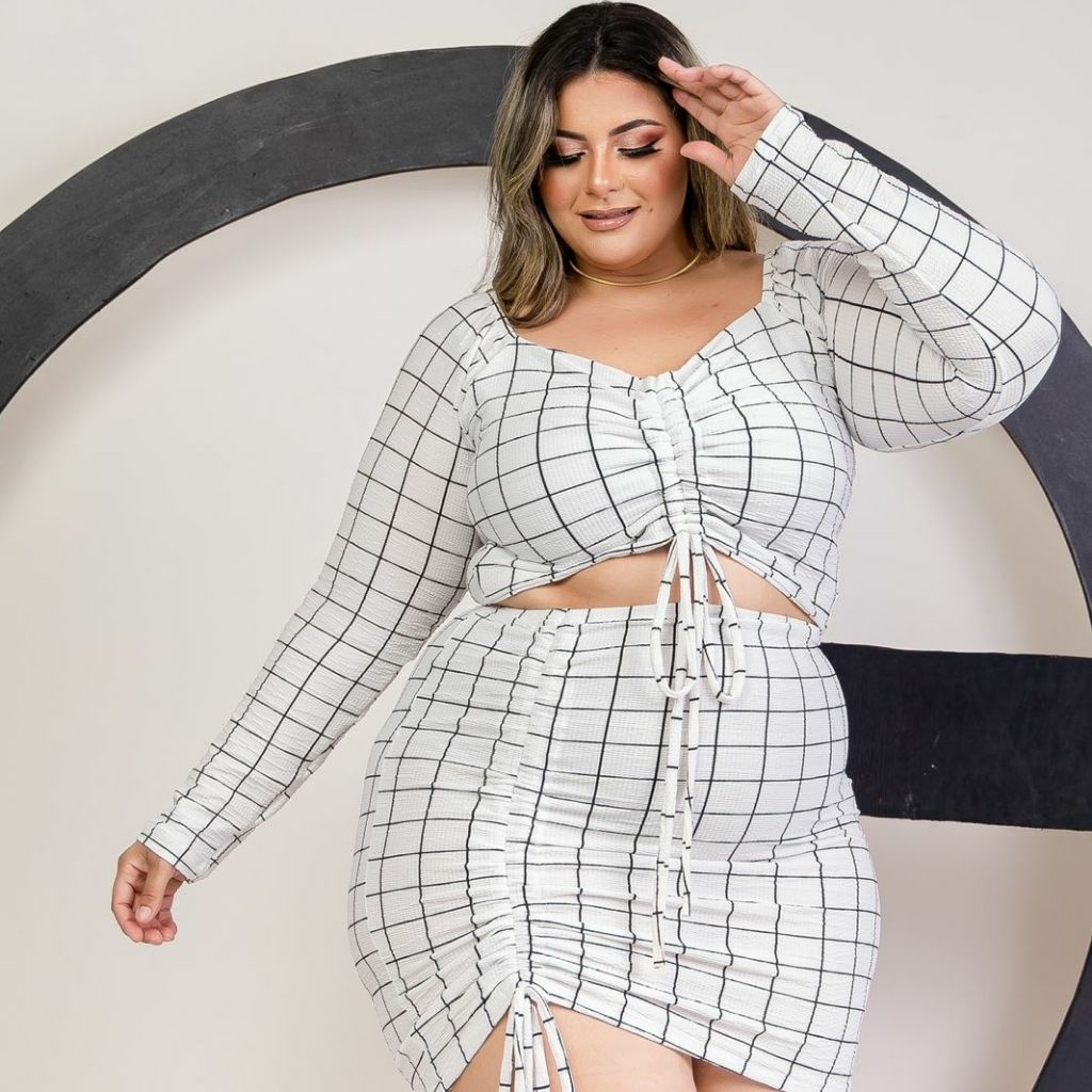 Saia xadrez hotsell vermelha plus size