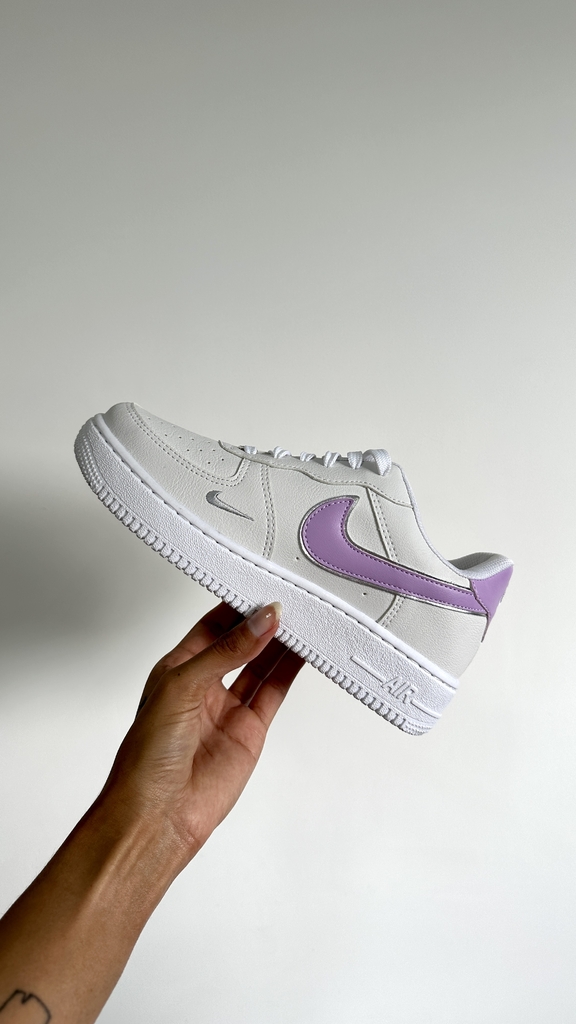 TÊNIS NIKE AIR FORCE BRANCO LILÁS