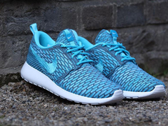 Tênis Nike Roshe Run Flyknit Clearwater