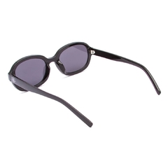 Óculos de sol Fuel modelo Turim formato oval cor preto