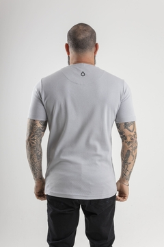 CAMISETA ESSENTIAL | FIO EGÍPCIO - CINZA - loja online