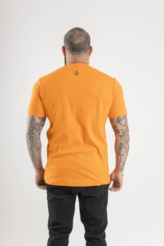 CAMISETA ESSENTIAL | FIO EGÍPCIO - LARANJA - loja online