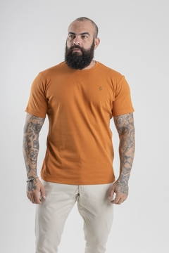 CAMISETA ESSENTIAL | FIO EGÍPCIO - TERRACOTA