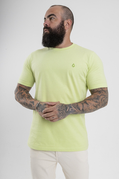 CAMISETA ESSENTIAL - COMFORT | VERDE LIMA na internet