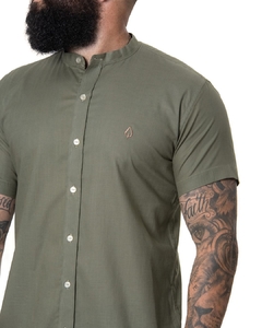 CAMISA MANGA CURTA - GOLA PADRE | VERDE MUSGO - comprar online