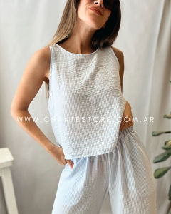 Blusa Cali (celeste con lineas blancas)