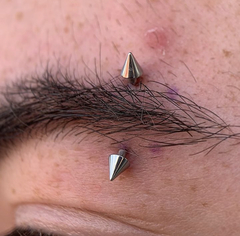 MAX - Sobrancelha piercing com jóia em TITÂNIO! 🤩