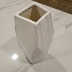 Florero geometrico blanco sombras grises ceramica 32cm