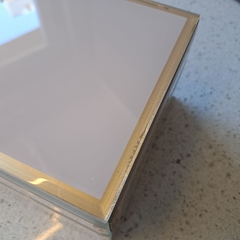 Charm Caja beige grande con hebilla 21x14x8cm - kazaru