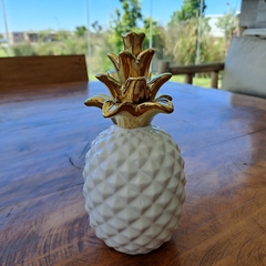 Anana de cerámica Pineapple 17cm blanco y dorado en internet