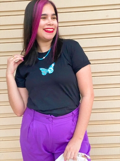 Camiseta bordada borboleta - comprar online