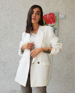 BLAZER OVER WHITE