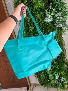 Bolsa com necessaire verde