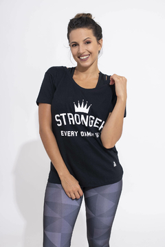 REMERA STRONGER