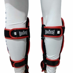 PROTECTOR TIBIAL LOW KICK RÍGIDO IMPORTADO - Bronx Boxing