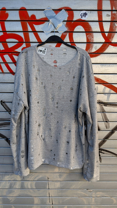 sueter oversize gris destruido