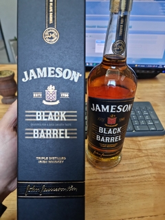 Jameson Black Barrel 700 ml - comprar online