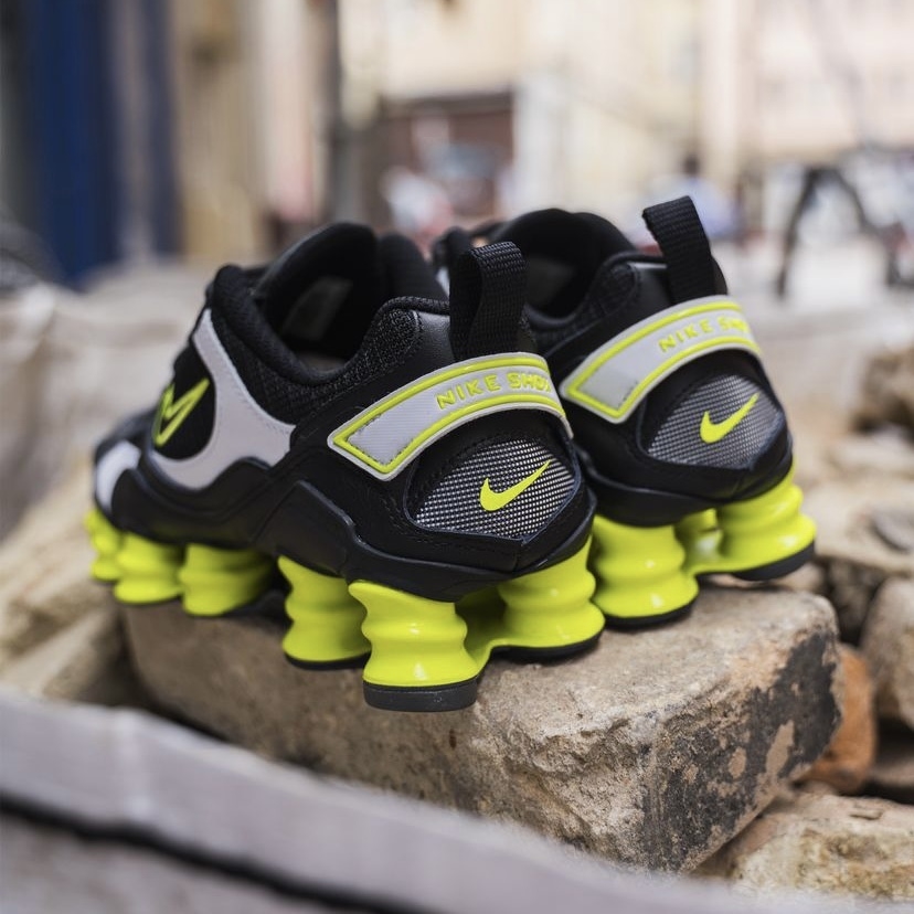 NIKE SHOX TL NOVA - PRETO E VERDE - 12 MOLAS - RL STORE