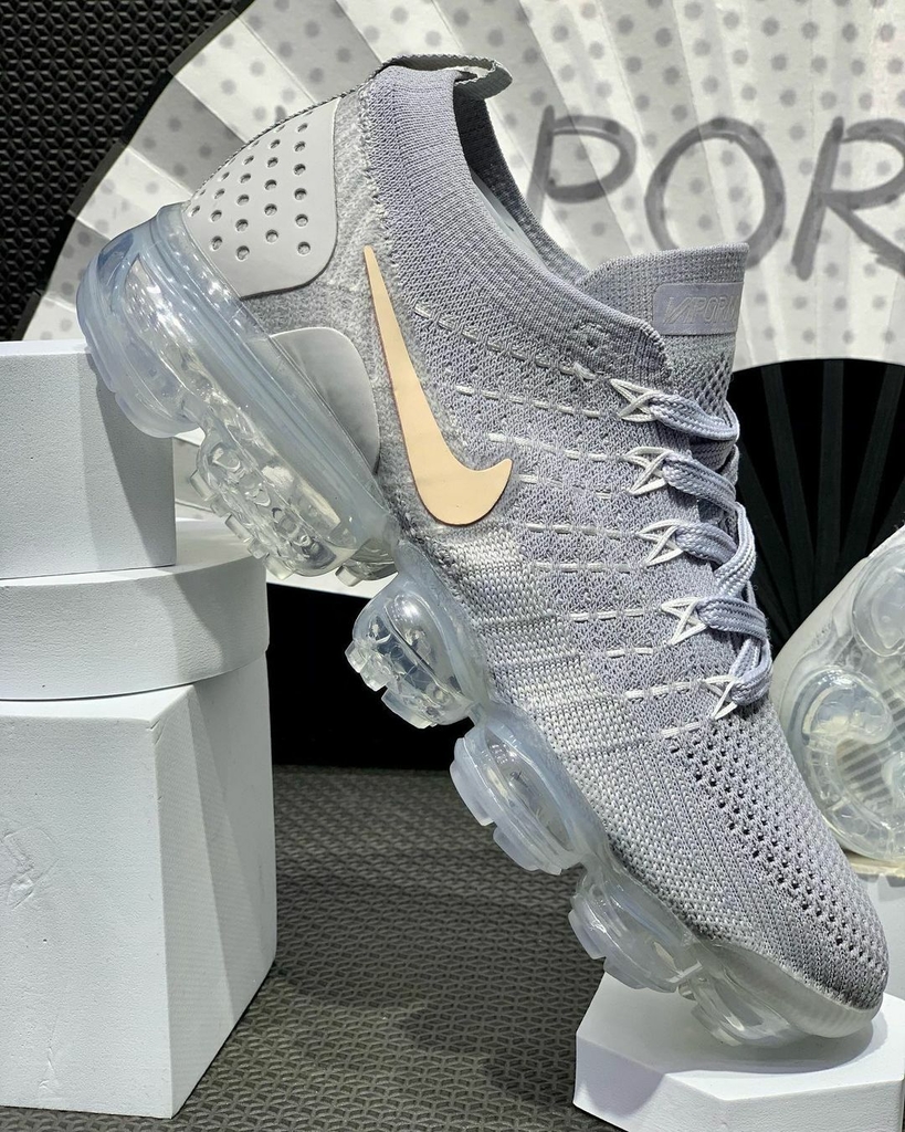 Nike vapormax flyknit 2 hot sale platinum