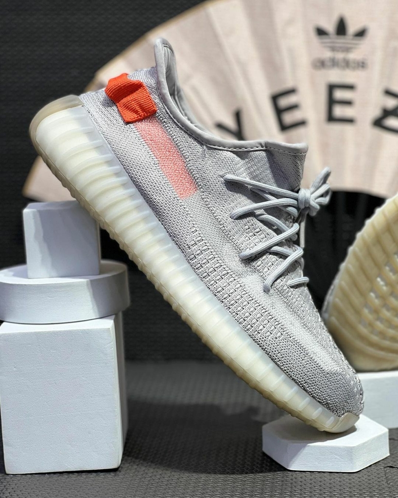 ADIDAS YEEZY 350 V2 - CINZA - Comprar em RL STORE