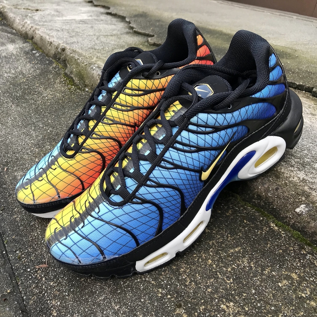 Nike azul e laranja 2025